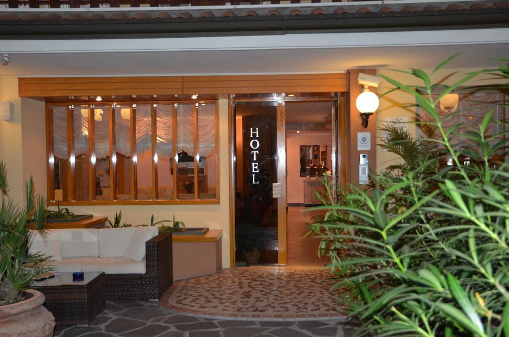 Hotel Monique 체르비아 외부 사진